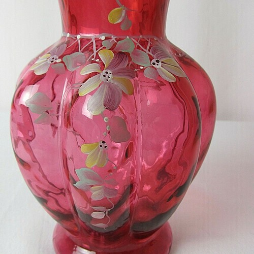 FENTON HAND PAINTED ARTIST SIGNED CRANBERRY VASE WITH FLOWERS C 1980’S - Picture 5 of 7