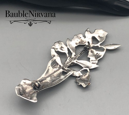 Spilla spilla vintage argento sterling figurativa che tiene a mano mazzo di fiori campana - Foto 4 di 4
