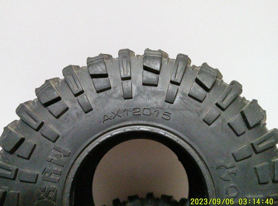 Axial AX12015 2.2 Ripsaw Tires R35 Compound (2) Wraith / AX10 Used - Image 4 of 4