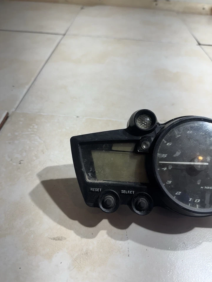 2002-2003 Yamaha R1 Instrument Cluster - Image 2 of 4