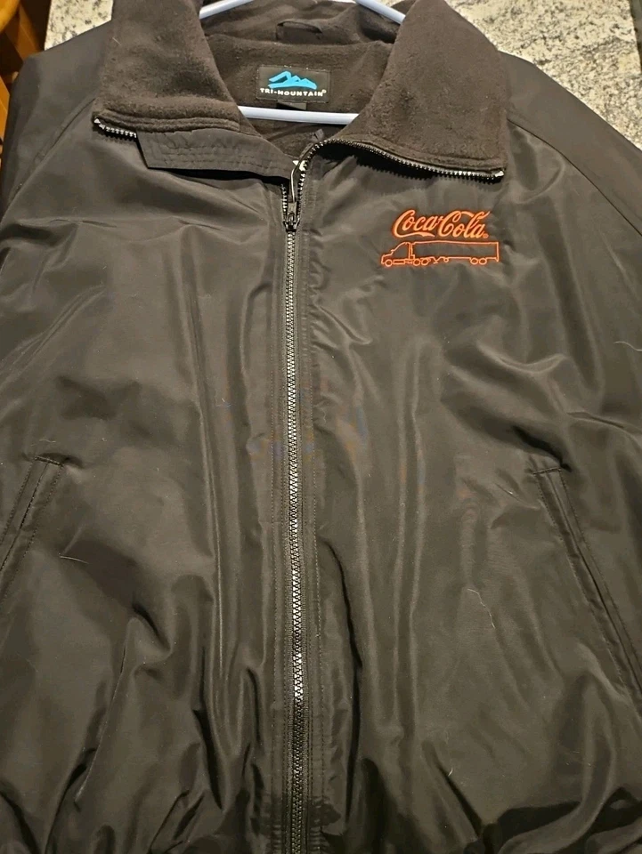 Chaqueta de Invierno Hombre L Coca Cola Cremallera Negra y Roja Tri-Montaña Nueva con etiqueta Foto 4 de 4