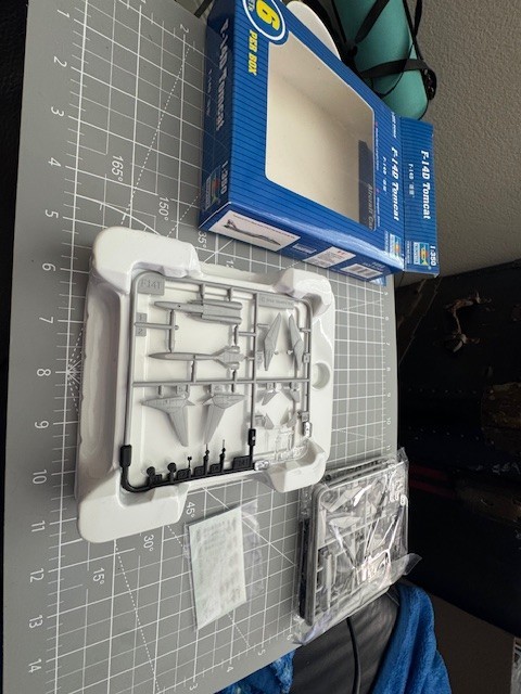 Trumpeter #06220 F-14D Tomcat Aircraft Set for 1/350 Scale (6 sets per box)