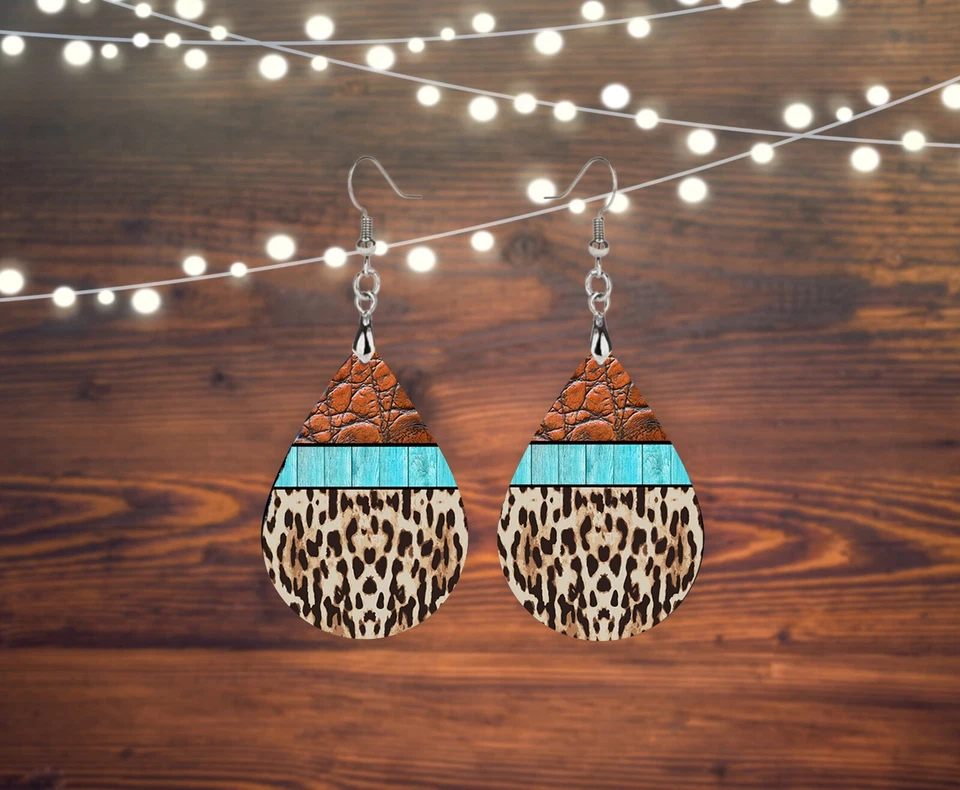 Pendientes colgantes de madera con estampado de lágrima y leopardo y cuero con estampado occidental joyería Foto 2 de 4