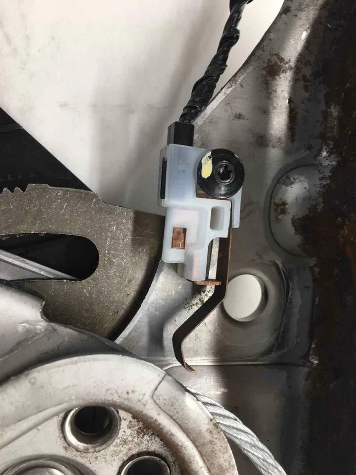 Chevrolet Equinox 2005 palanca de manija de freno de mano de estacionamiento de emergencia OEM Foto 4 de 4