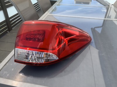 Kia  Carens IV Rücklicht Rückleuchte Rechts Tailgate Right Side Rear light