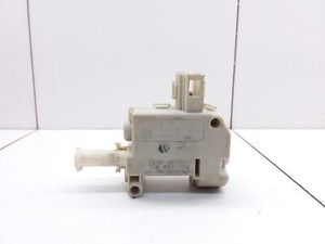 VW PASSAT B6 Stellmotor Zentralverriegelung Y070081N07841 3C0810773 20487782