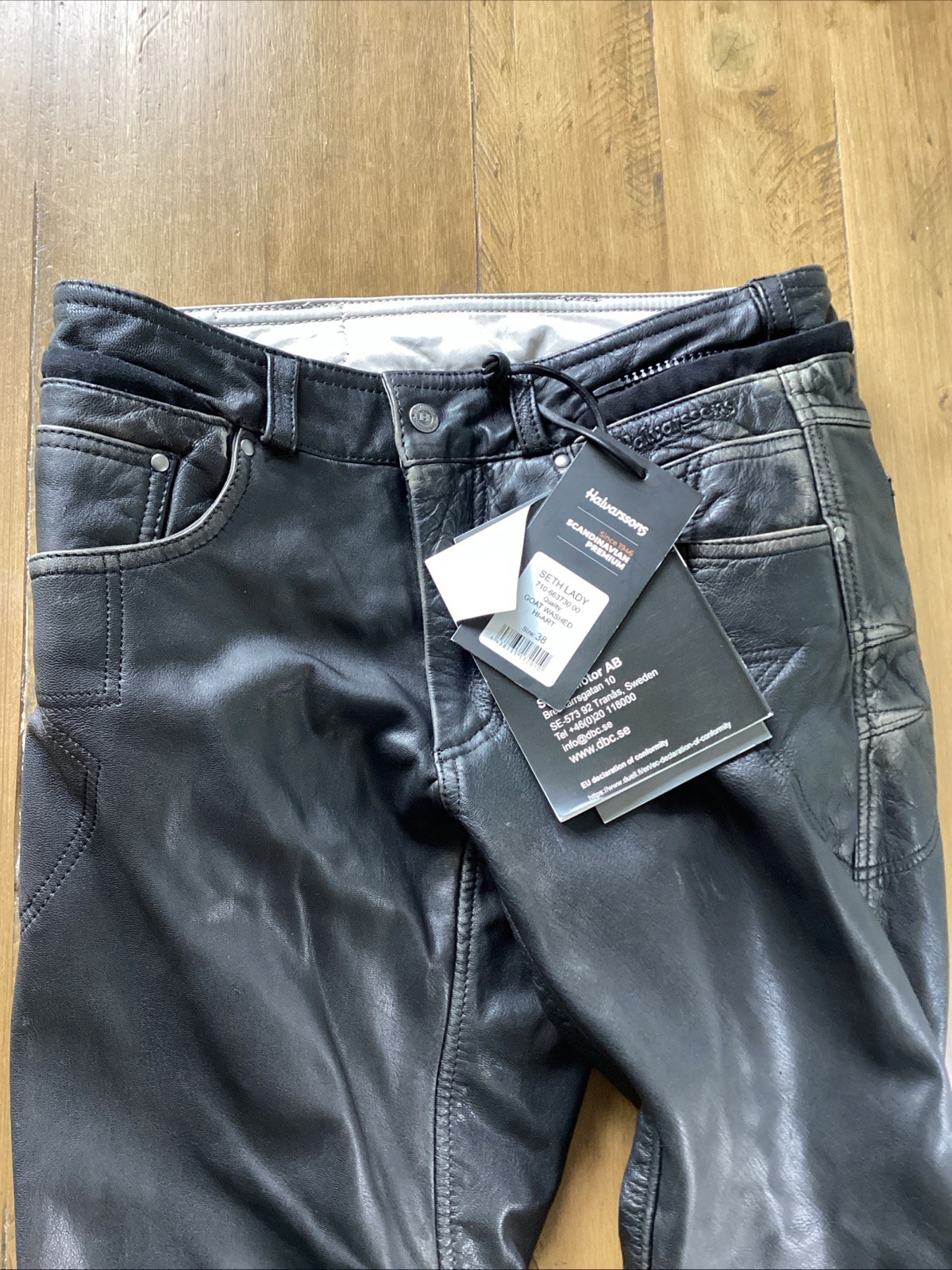 Black — photo 2 of 8