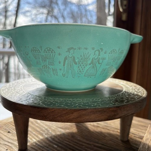 Vintage Pyrex Cinderella 1 1/2 Quart Bowl Amish Butterprint Turquoise Milkglass
