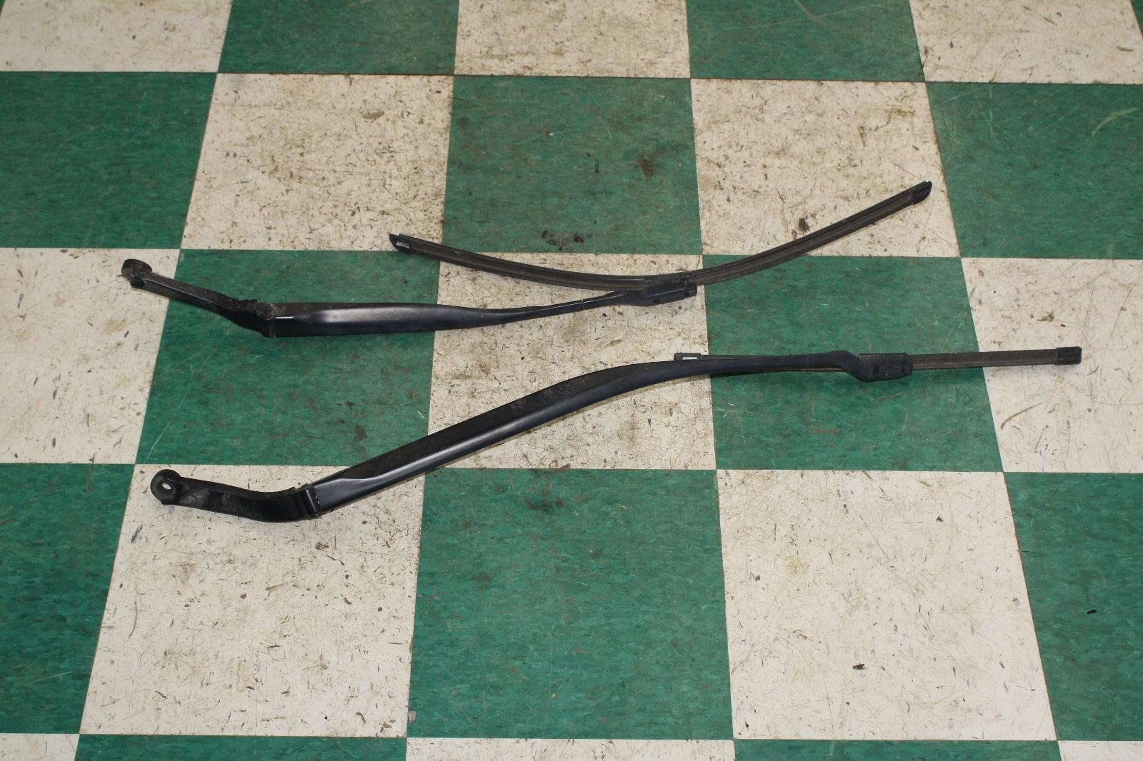 Maserati Ghibli 2014-2017 Front Left, right Wiper arms Pair