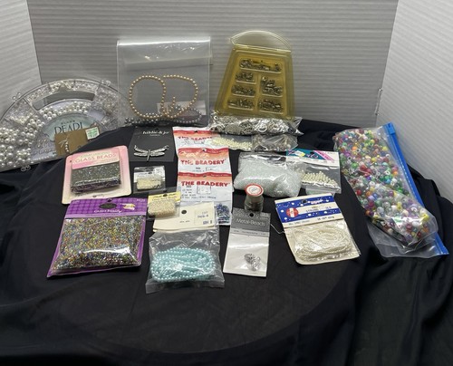 Lot Of Misc Beads Most Packaged See Pictures Details