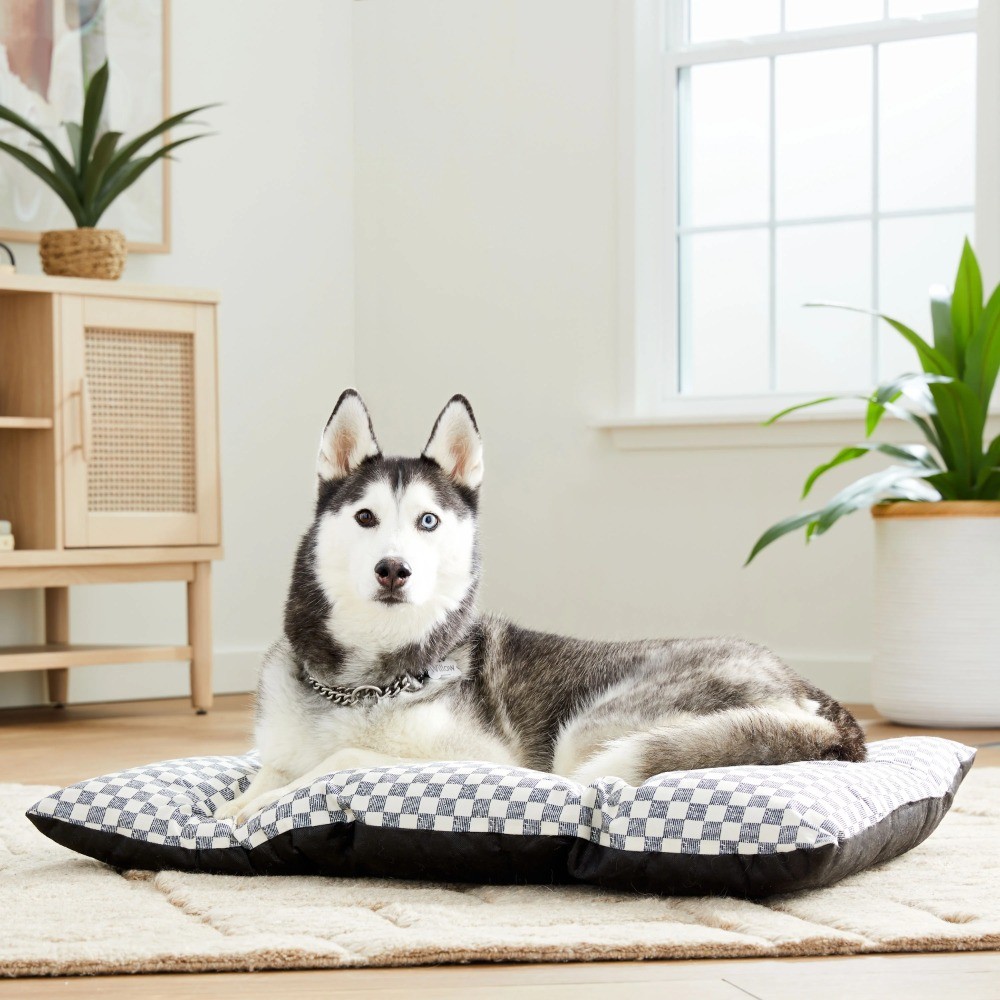 Tufted Pillow Pet Bed, Black and White Check, 1 Count, Washable, 35