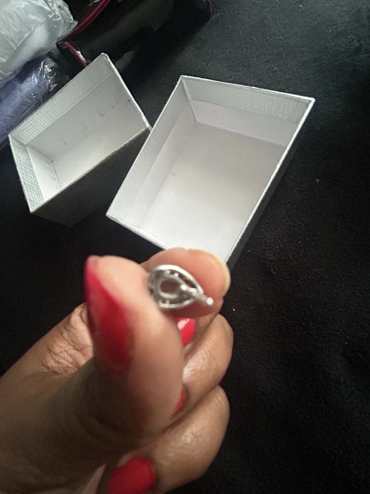 NUEVOS PENDIENTES KAY JEWELERS DISEÑO HALO DIAMANTE AZUL Y BLANCO POSTE STUD ESTERLINA Foto 4 de 4