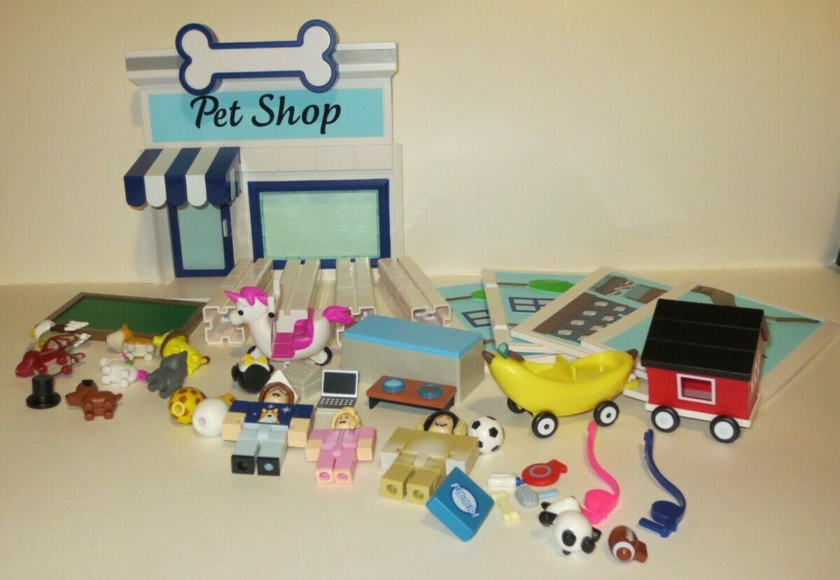 Roblox Celebrity Collection - Adopt Me: Pet Store Deluxe Playset