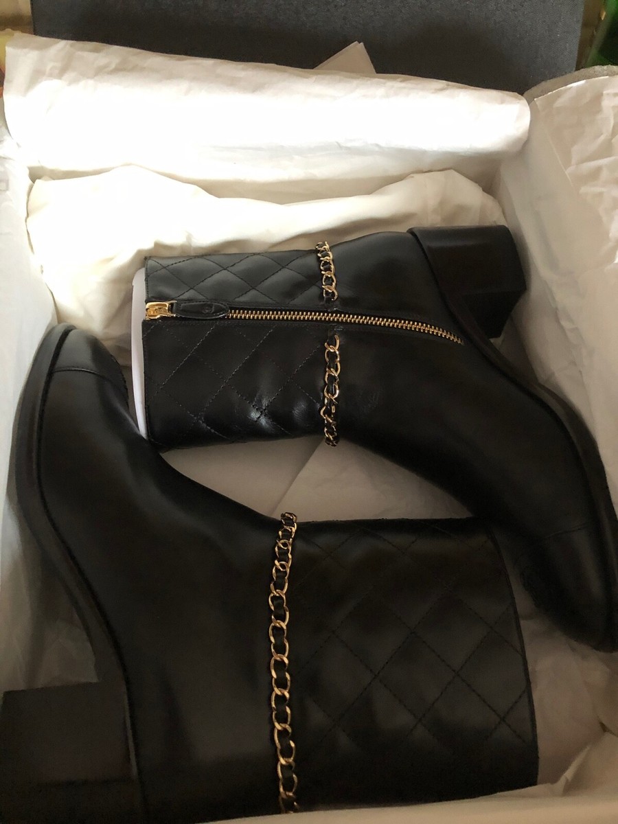 Chanel 19B CLASSIC NEW BOOTIES BLACK LEATHER GOLD CHAIN CC Chanel 19B CLASSIC NEW BOOTIES BLACK LEATHER GOLD CHAIN CC