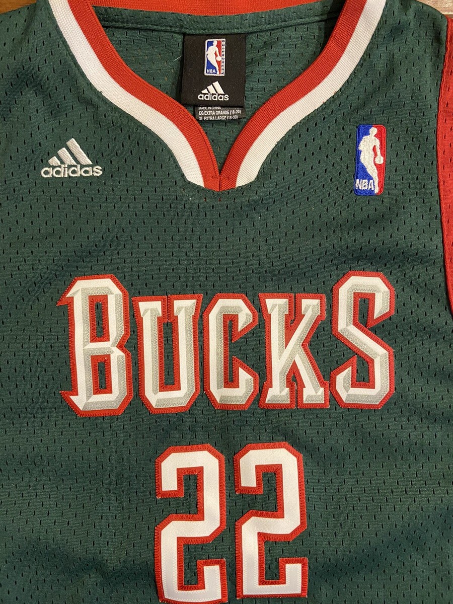 Milwaukee Bucks Boys Youth XL 18-20 length +2 Redd #22 NBA