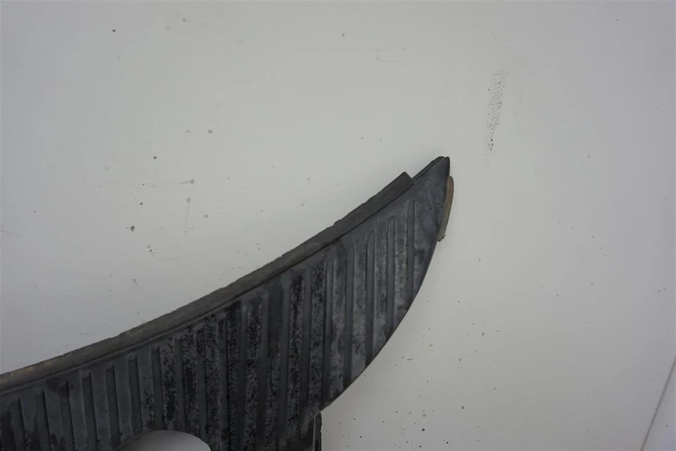 1998-2003 Toyota Sienna Driver Side Cowl Vent Cover 55782-08010 - Image 2 of 4