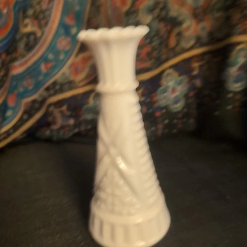 Anchor Hocking Milk Glass Bud Vase Flower Base White “Stars And Bars” 6” VTG MCM