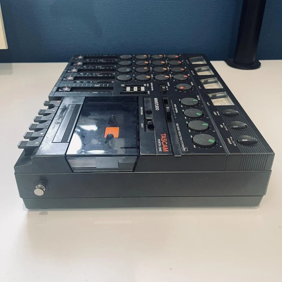 Reproductor grabador de casete multipista de 4 pistas TASCAM Porta One probado Japón Foto 4 de 4