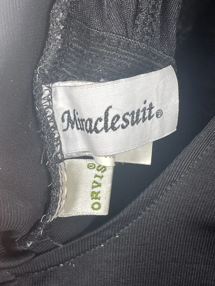 Miraclesuit X Orvis Aurora Sujetador Copa Suave Escote en V Una Pieza Negro Traje de Baño 16 Foto 4 de 4