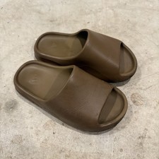 Adidas Yeezy Slide Flax Size 5 Brown Used