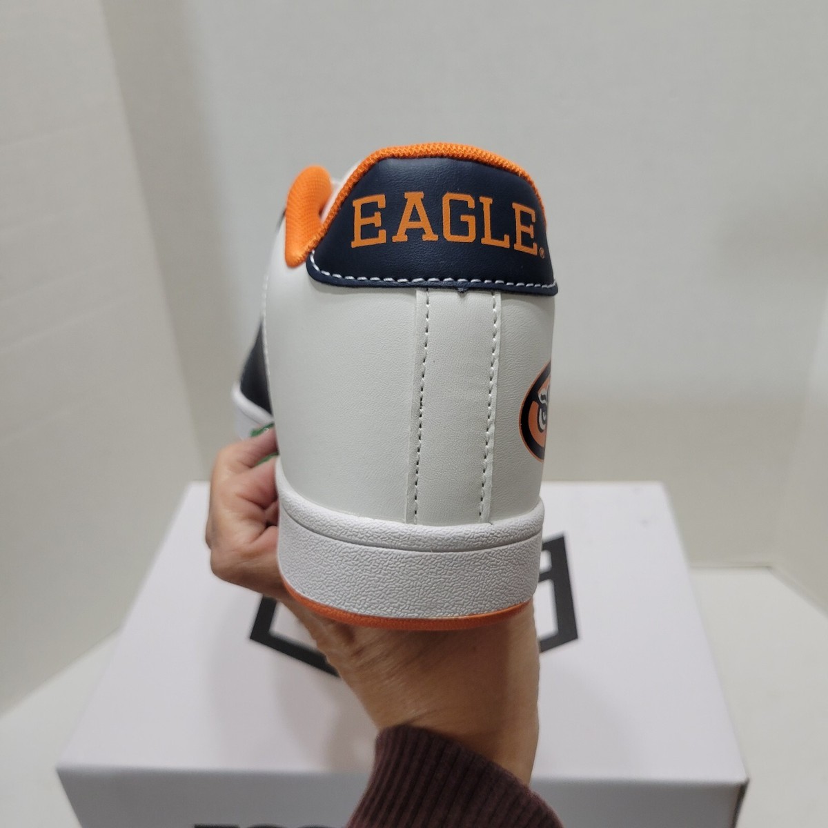 New In Box Women's Size 7 Auburn Tigers Tennis Shoes STS