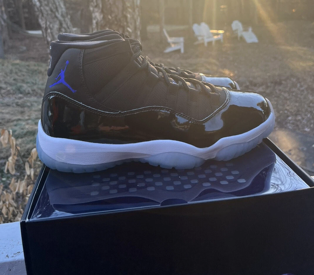 Jordans retro 11 space jams discount