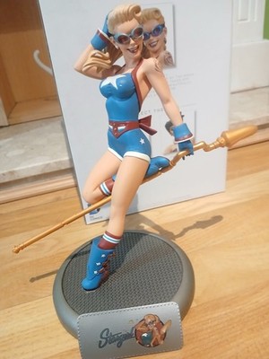 DC Comics Bombshells Star Girl Statue Ltd Edition 1507 Cold Cast Porcelain 