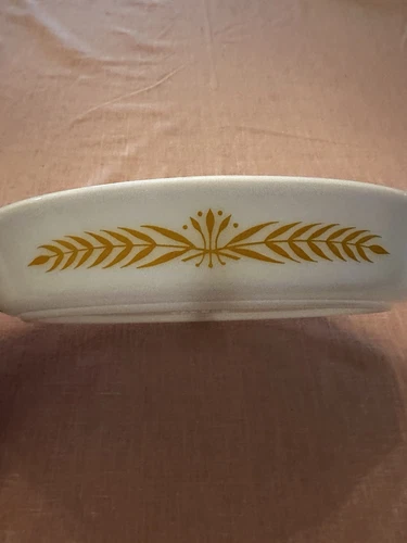Vintage Pyrex Royal Wheat Divided Oven Casserole Glass 1.5 Qt USA White No Lid