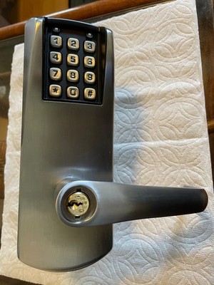 Dormakaba Satin Chrome Oracode 660i Electronic Keyless Vacation Rental Lock