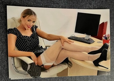 Photo Hot Sexy Beautiful Woman Panty Hose Nylon Stockings Long Legs 4x6 Picture