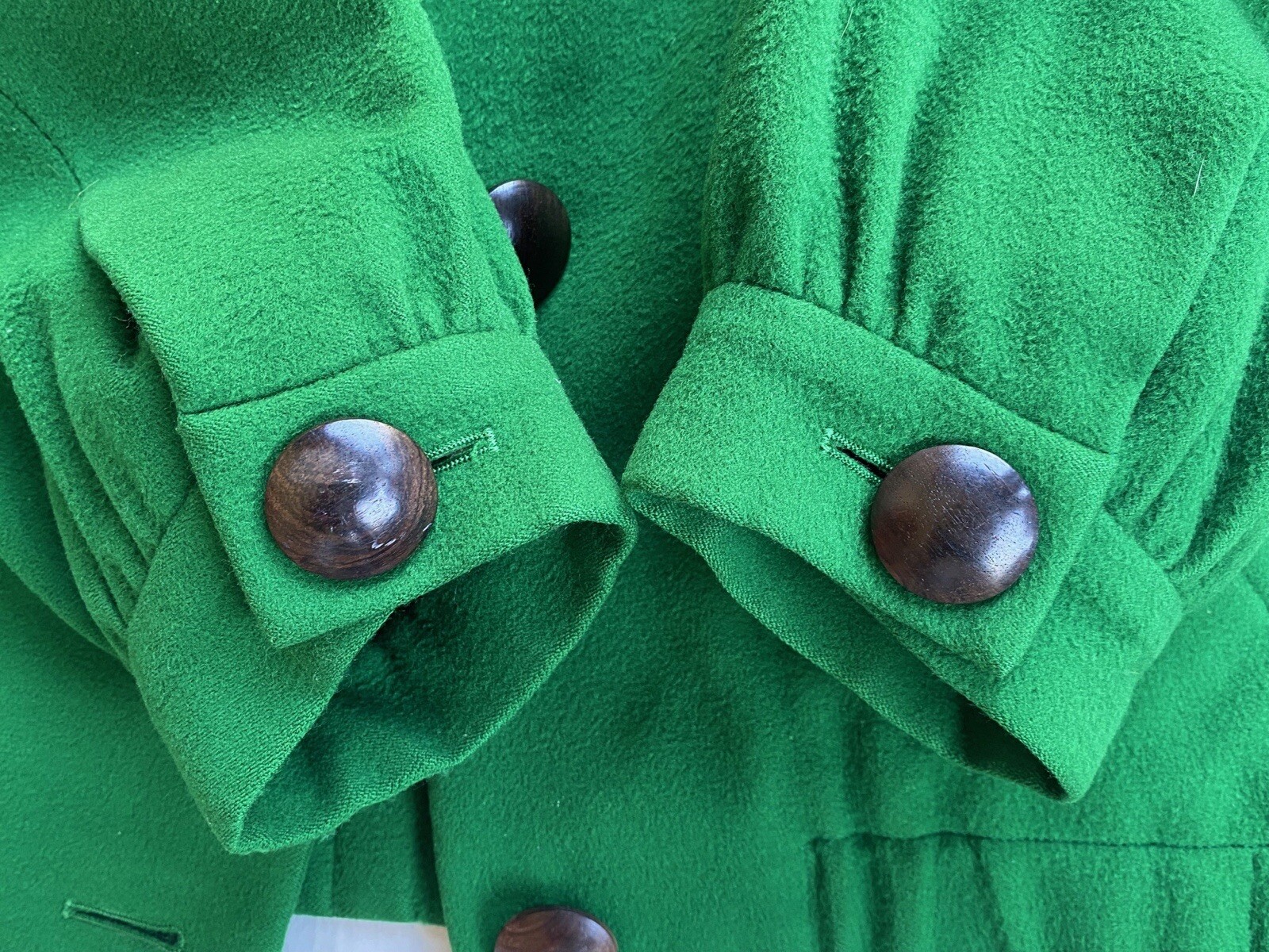 Giacca couture vintage YVES SAINT LAURENT verde lana legno con bottoni taglia 34