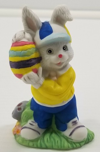 AG) Easter Bunny Rabbit With Hat Sneakers and Decorated Egg 4" Holiday Figurine - 第 1/12 張圖片