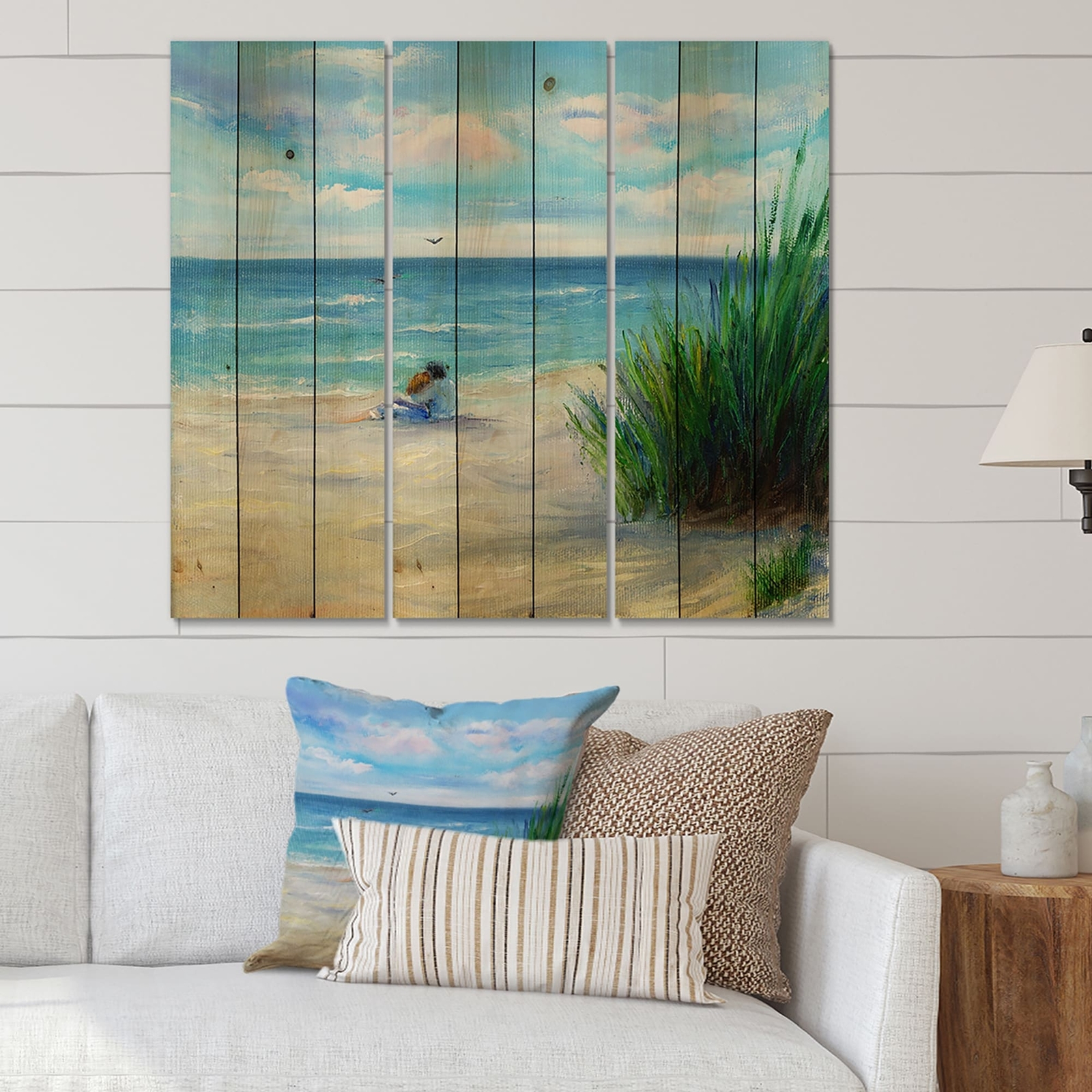 Designart 'Couple In Love By The Beach' Nautical & Coastal