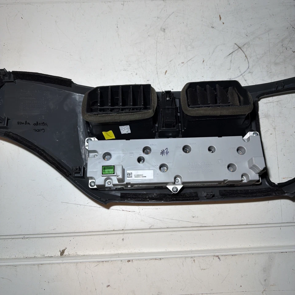 ✅ Panel de control climático de aire acondicionado bisel de tablero Honda Odyssey 2005 2006 2007 2008 2009 OEM Foto 3 de 4