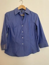 Jones New York Women's Classic Blue Button Up Blouse Size Small