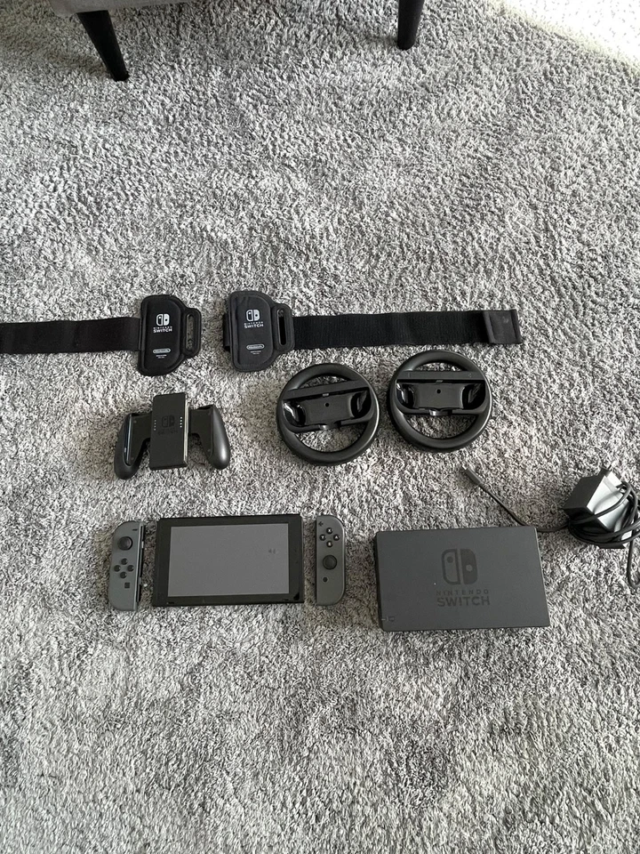 Nintendo Switch, Foto 1 von 5