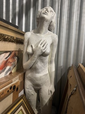 STATUE OF A WOMAN GRECIAN STYLE HARD STONE HEAVY