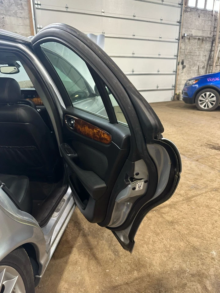 Used Rear Right Door Assembly Rear Side fits: 2006 Jaguar Xj8 Rear Right Grade A Foto 4 de 4