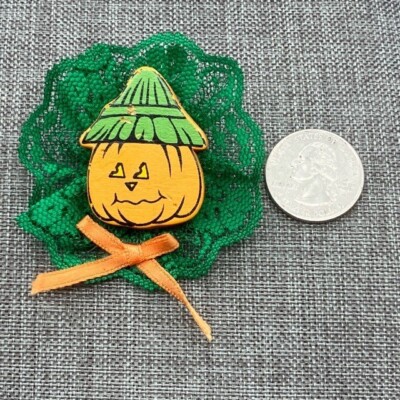 Vintage Halloween Pumpkin Brooch Pin As Is Jack O Lantern Green Lace Orange Bow