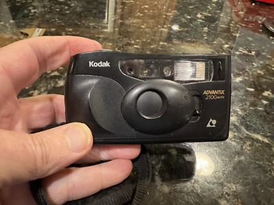 Kodak Advantix 2100 Auto APS Point & Shoot Film Camera and Carry Case