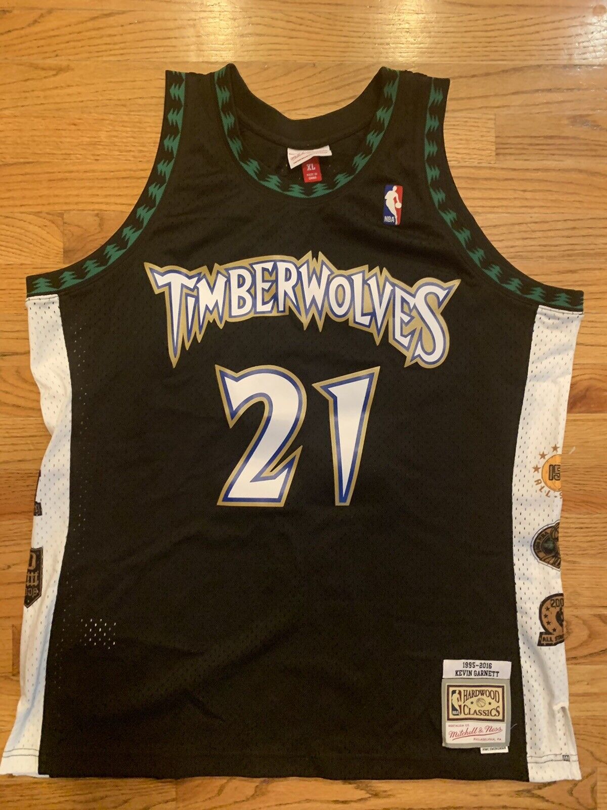 Kevin Garnett Mitchell and Ness Hall of Fame Jersey 1995-2016 Sz