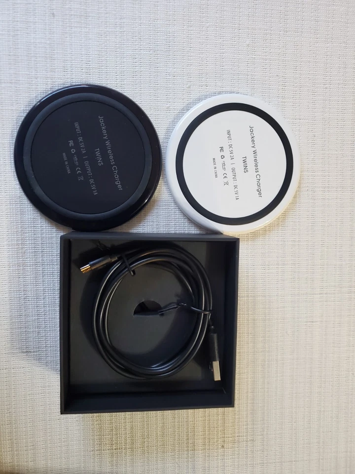 JACKERY TWINS 2 bases de carga rápida inalámbricas blancas y negras nuevas Foto 3 de 4