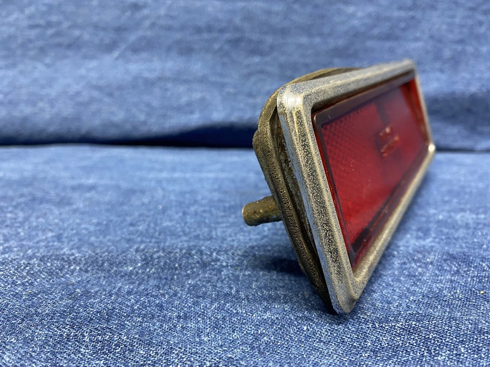 1973-1976 Buick Century левый задний 1/4 панель крыла боковой габаритный фонарь 59674391 - Изображение 3 из 4