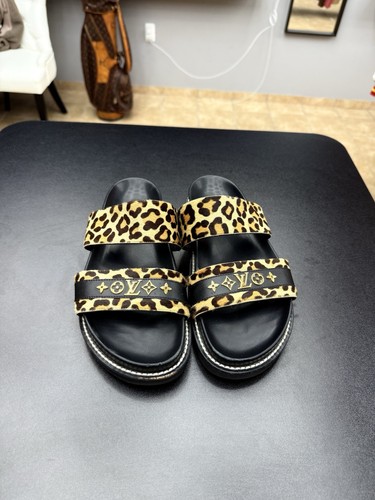 Louis Vuitton Bom Dia Flat Slide Sandal Monogram Leopard Gold Size 39.5 / 9.5US