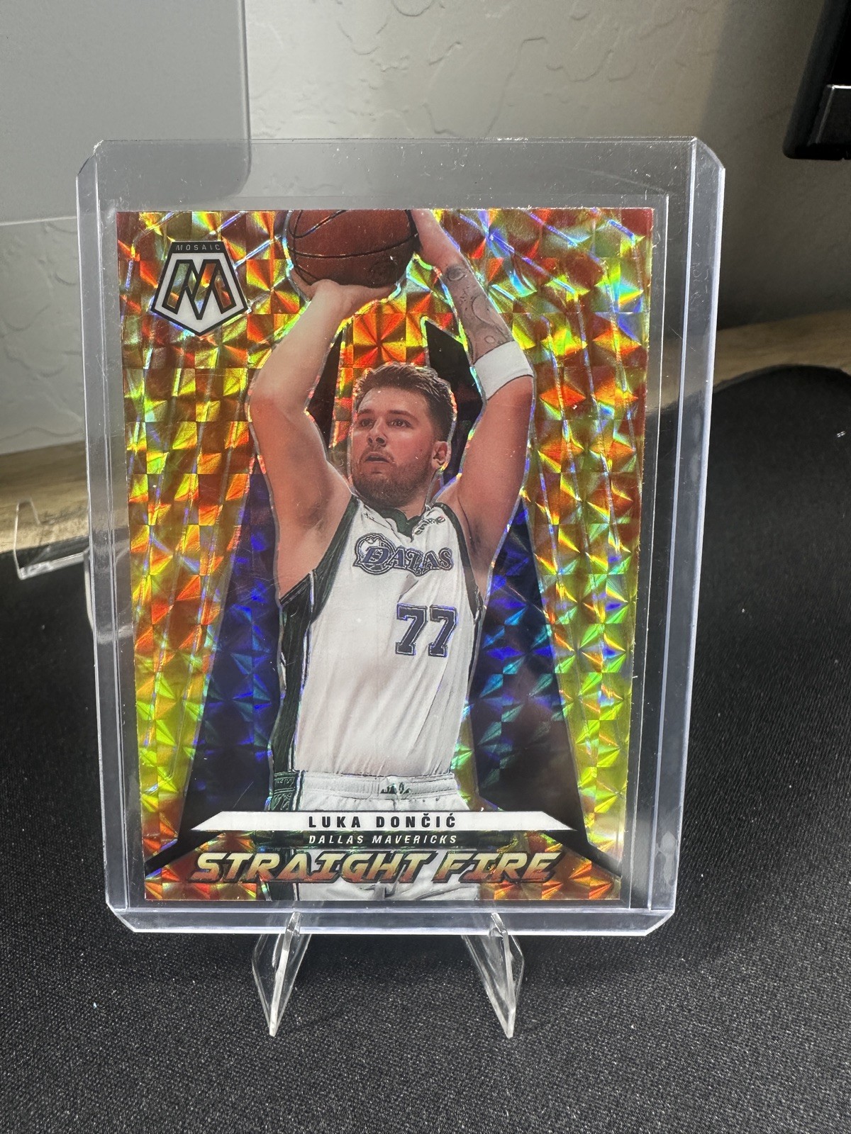 Luka Doncic 2021-22 Panini Mosaic Straight Fire Prizm #13