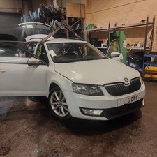 SKODA OCTAVIA MK3 1.6TDI CLH BREAKING GEARBOX MWW 5SP MAN WHITE LS9R 2015