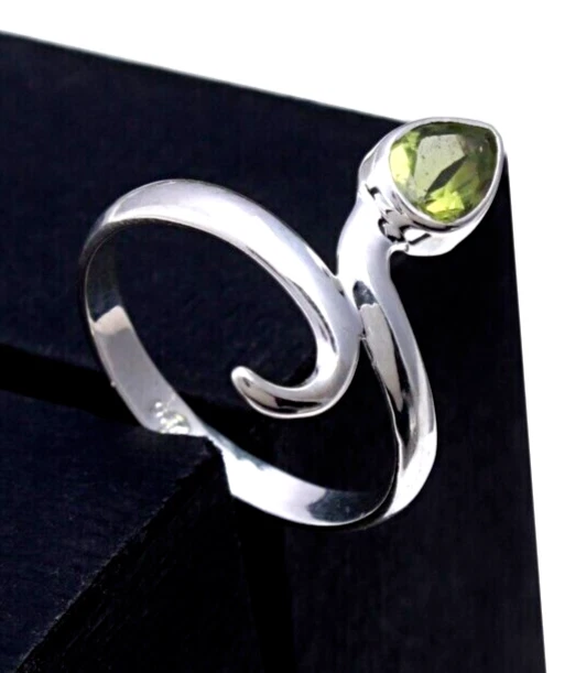 Snake Style 925 Sterling Silver Ring 3.95 Ct Natural Peridot Gemstone Size 8 US - Image 2 of 4