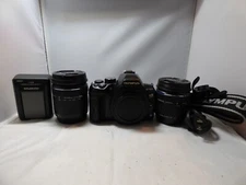 Olympus E-620 12.3MP. Black w/ 14-42mm and 40-150mm zoom lens. Low shutter count