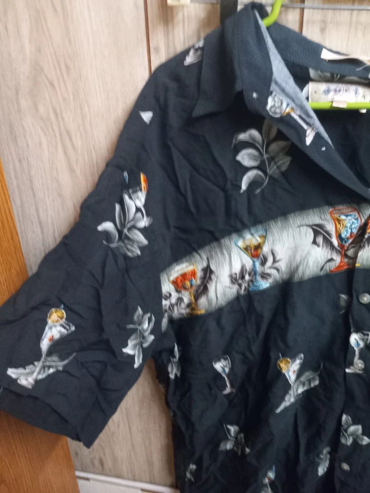 Moda Campia Men's Sz M Black Hawaiian Plants/ martini glasses Shirt  100% Rayon  - Image 3 of 4