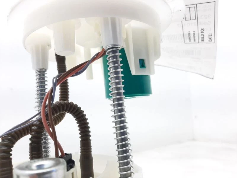 Conjunto de bomba de combustible 3,6 L tracción delantera Opt NU6 2014-2019 Cadillac XTS 13578374 Foto 3 de 4